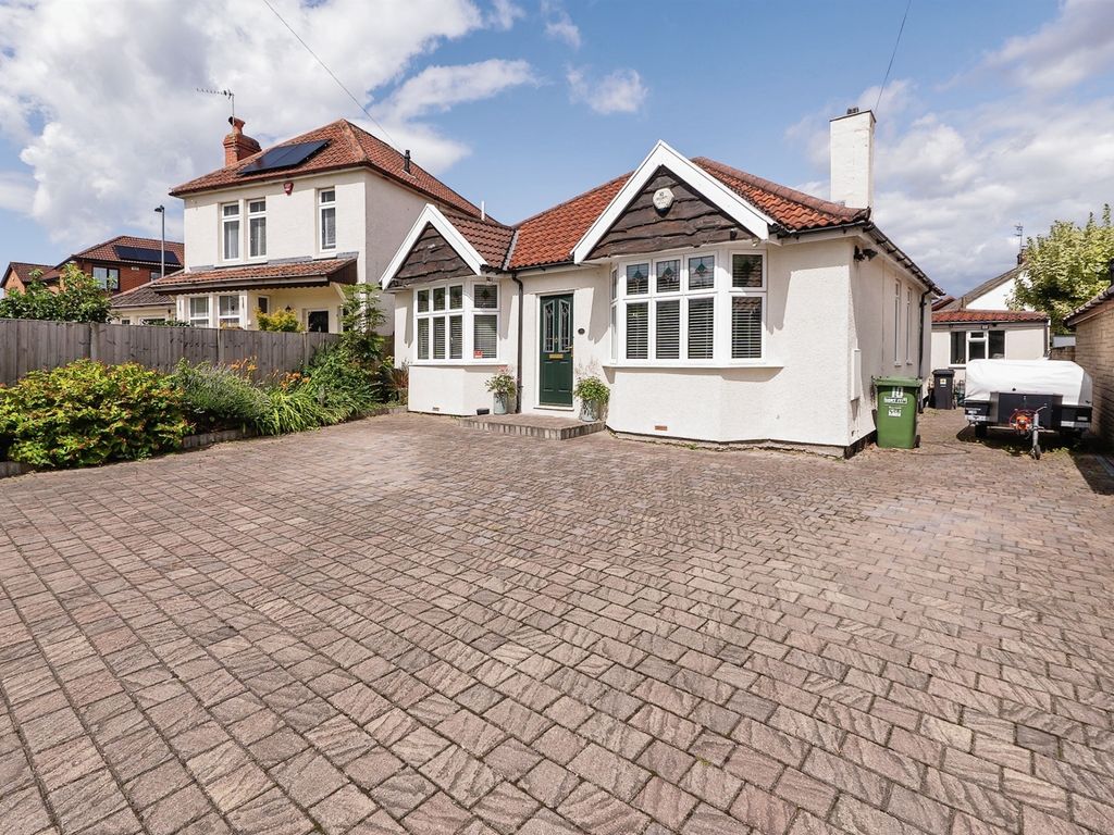 3 bed detached bungalow for sale in Court Farm Road, Longwell Green