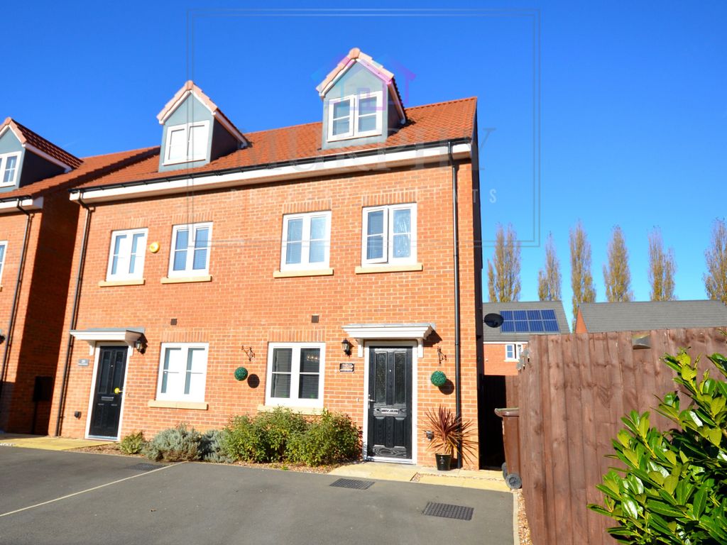 3 bed semidetached house for sale in Manor Park Drive, Pontefract WF8