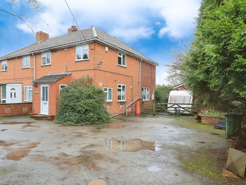 3 bed semidetached house for sale in Worcester Road, Low Hill, Kidderminster DY11, £325,000