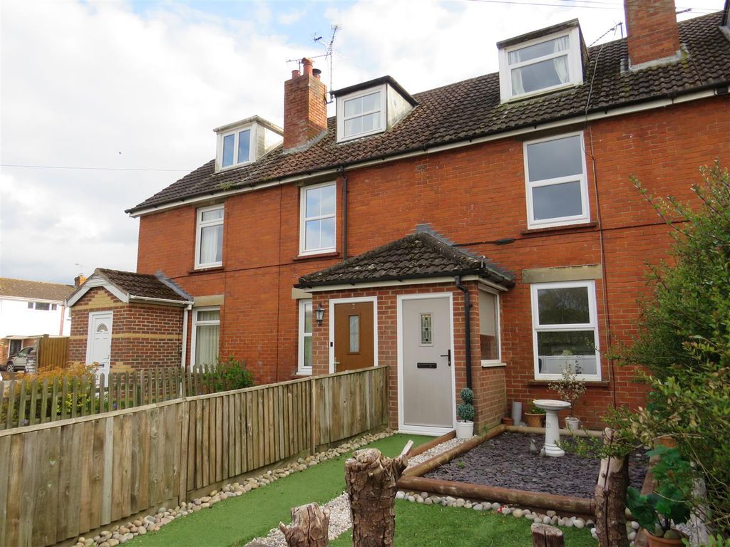 2 bed town house for sale in Wilton Terrace, Shipton Bellinger