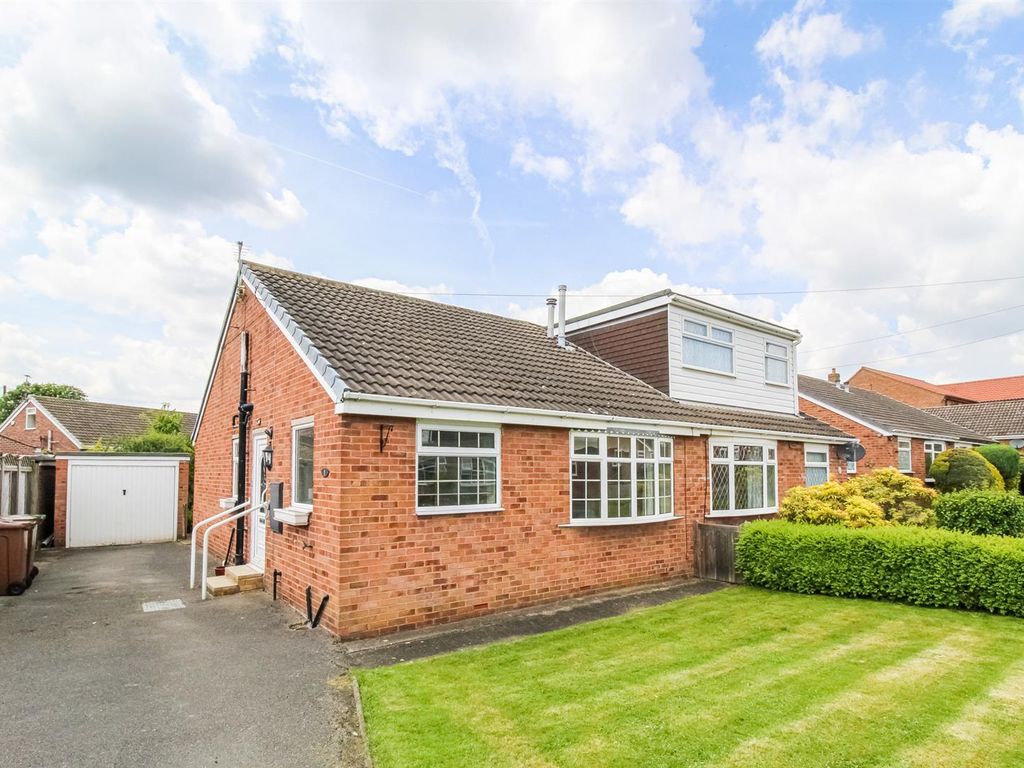 2 bed detached bungalow for sale in Moor View, Crigglestone, Wakefield