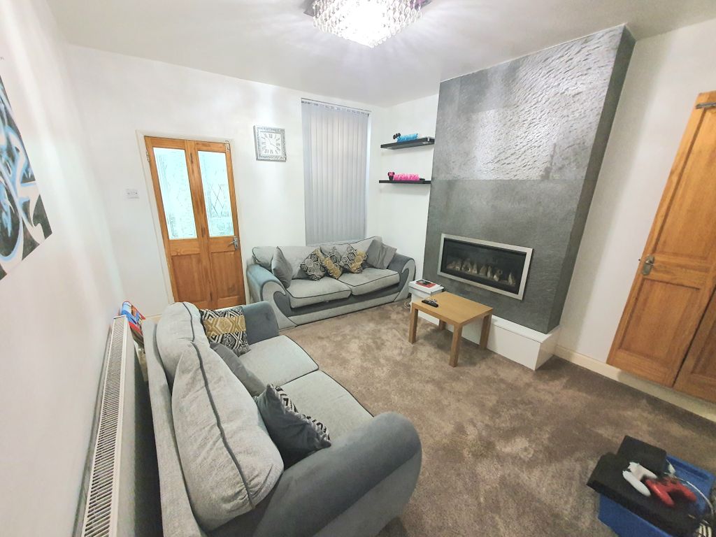3 bed terraced house for sale in Mere Road, Leicester LE5, £260,000
