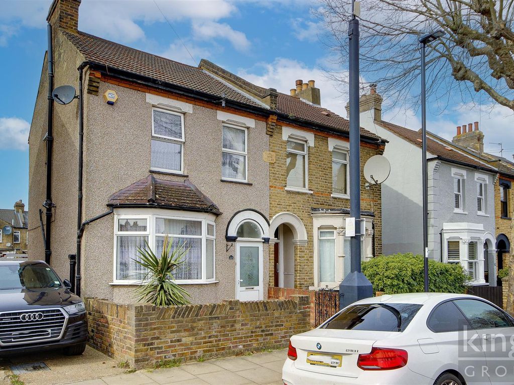 3 bed semidetached house for sale in Chesterfield Road, Enfield EN3