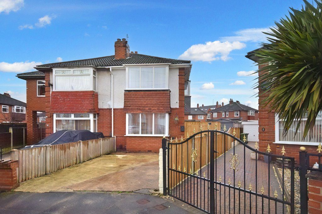 3 bed semidetached house for sale in Charles Avenue, Agbrigg