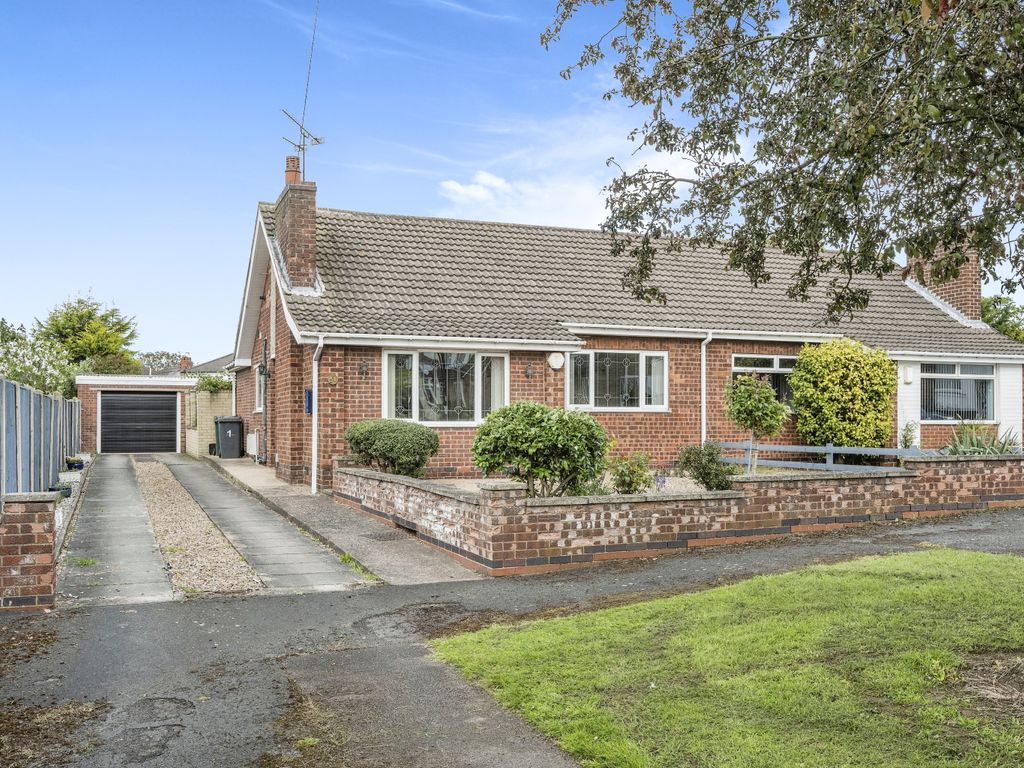2 bed bungalow for sale in Blenheim Close, Hatfield, Doncaster, South