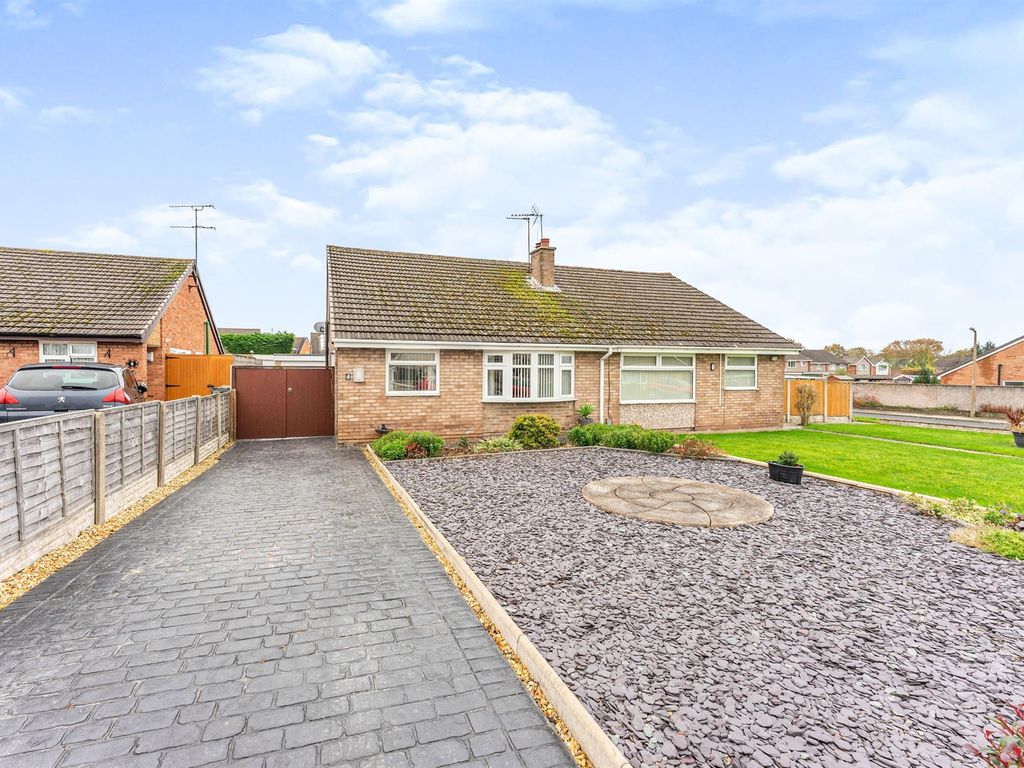 2 bed semidetached bungalow for sale in Selkirk Avenue, Eastham