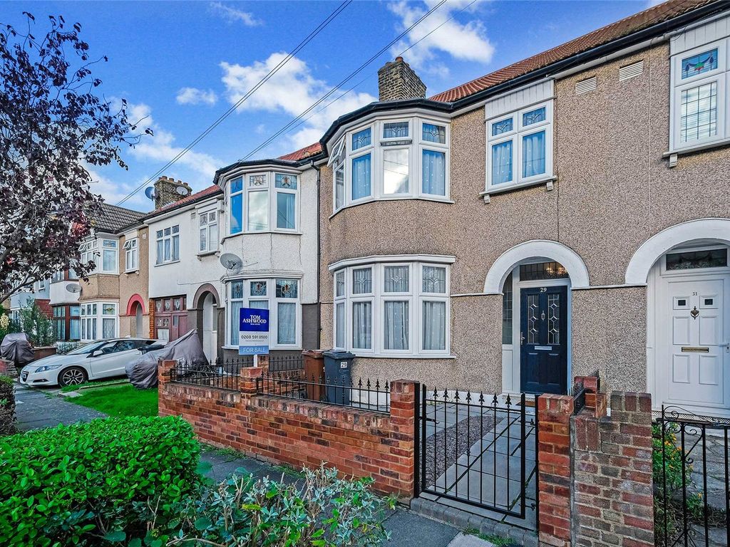 3 bed terraced house for sale in Netherfield Gardens, Barking IG11 Zoopla