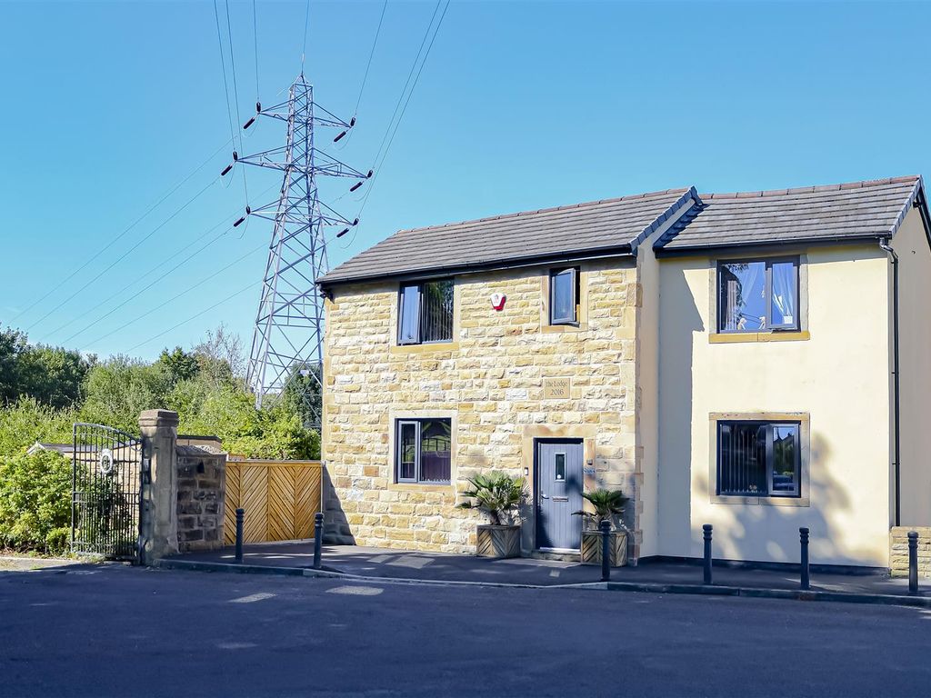 3 bed detached house for sale in St. Johns Road, Padiham, Burnley BB12