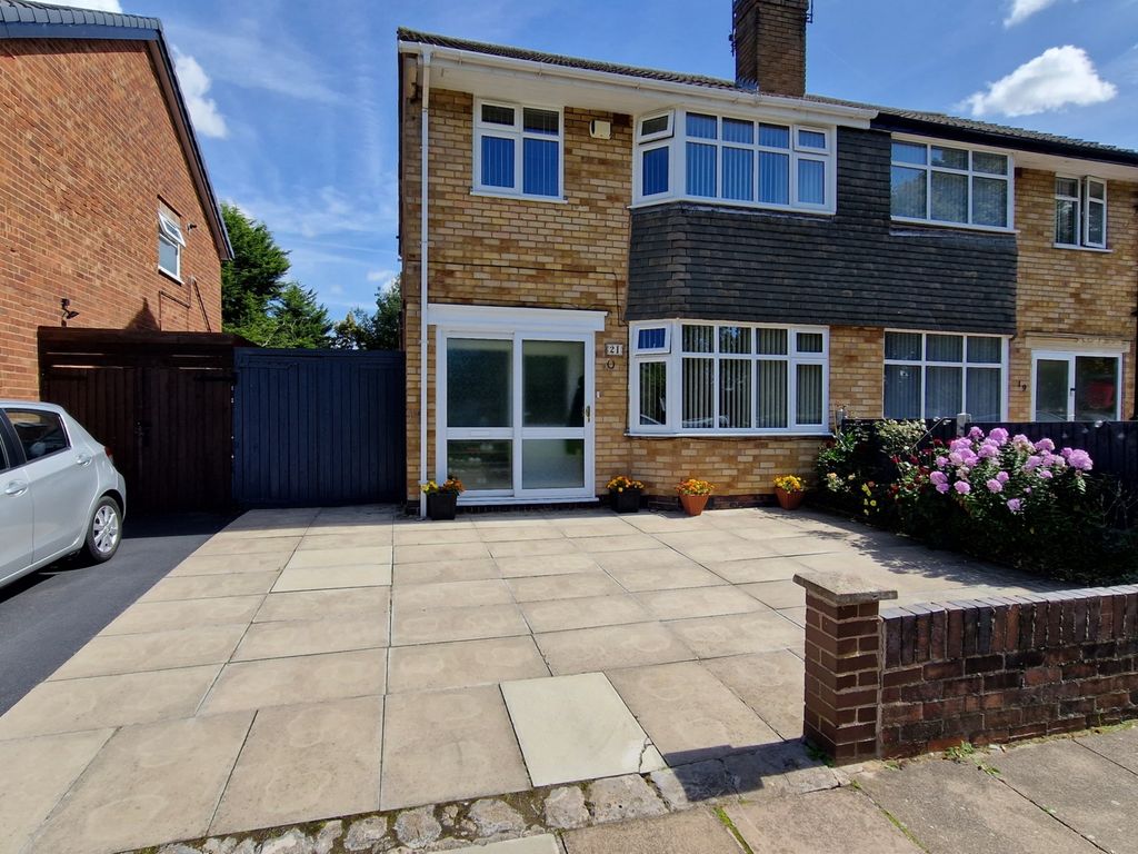 3 bed semidetached house for sale in Spencefield Drive, Leicester LE5