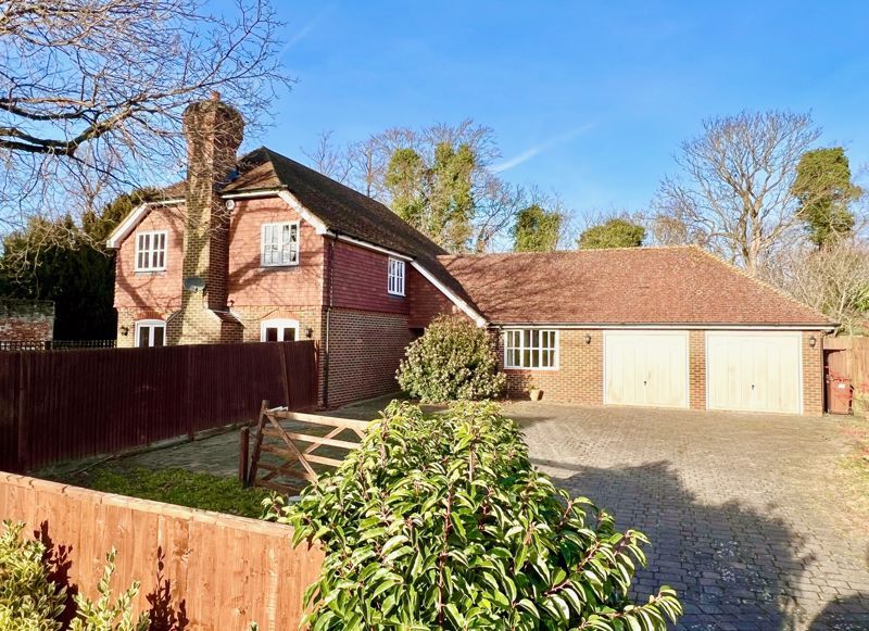4 bed detached house for sale in Holt Close, Sidcup DA14, £950,000 Zoopla