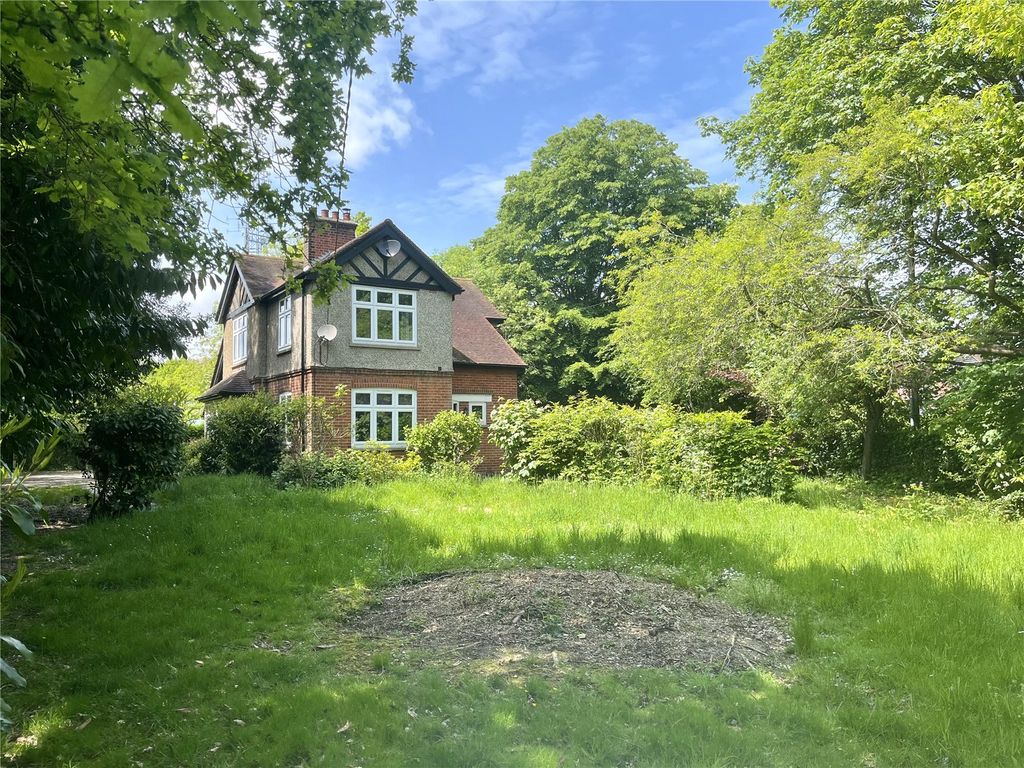 3 bed detached house for sale in Little Baddow Road, Danbury, Chelmsford, Essex CM3, £550,000