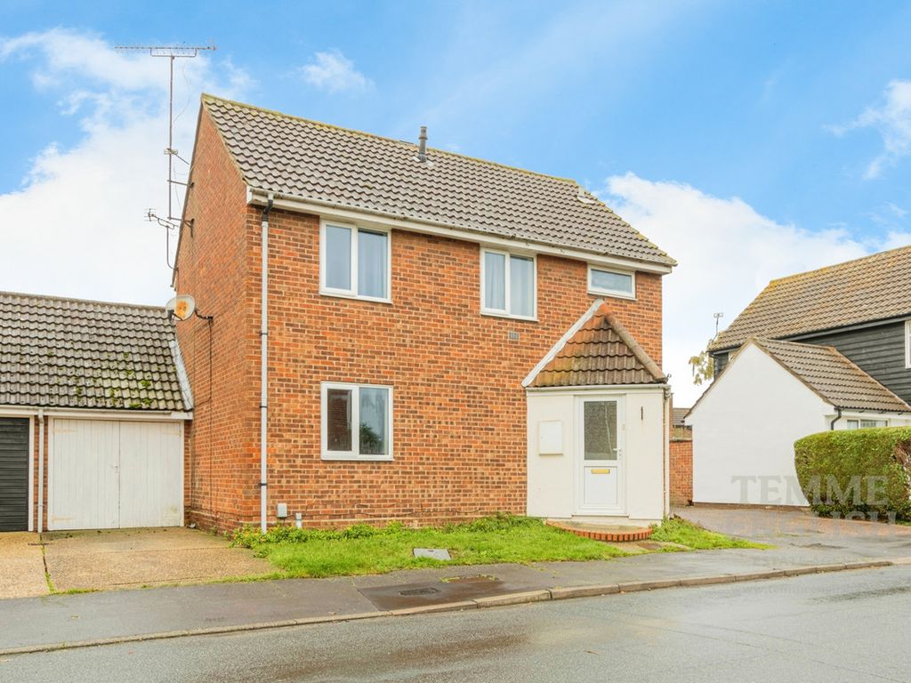 3 bed detached house for sale in Roach Vale, Colchester CO4, £310,000