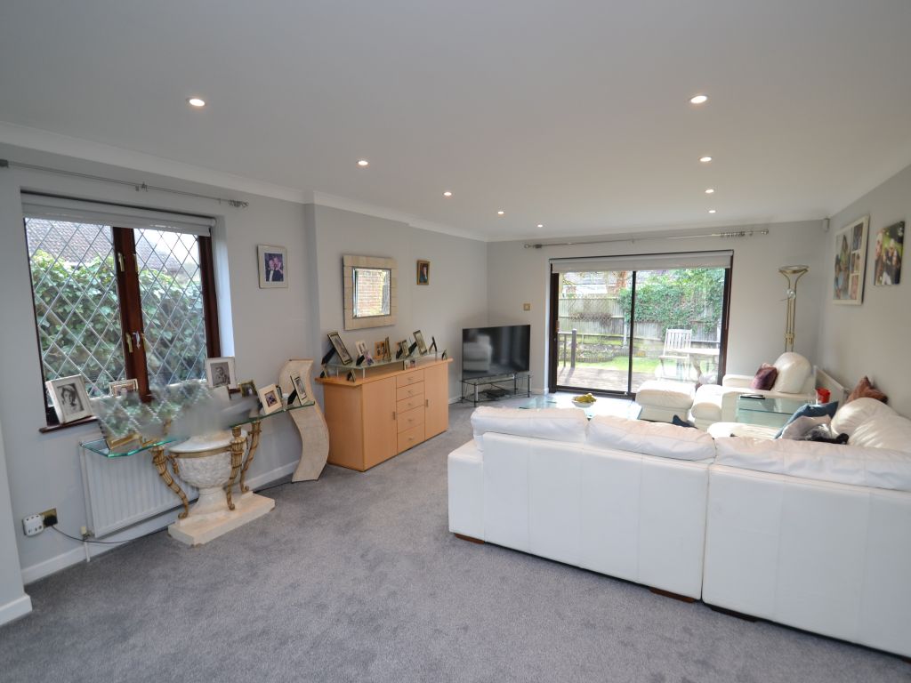 3 bed detached bungalow for sale in Oakridge Avenue, Radlett WD7 Zoopla