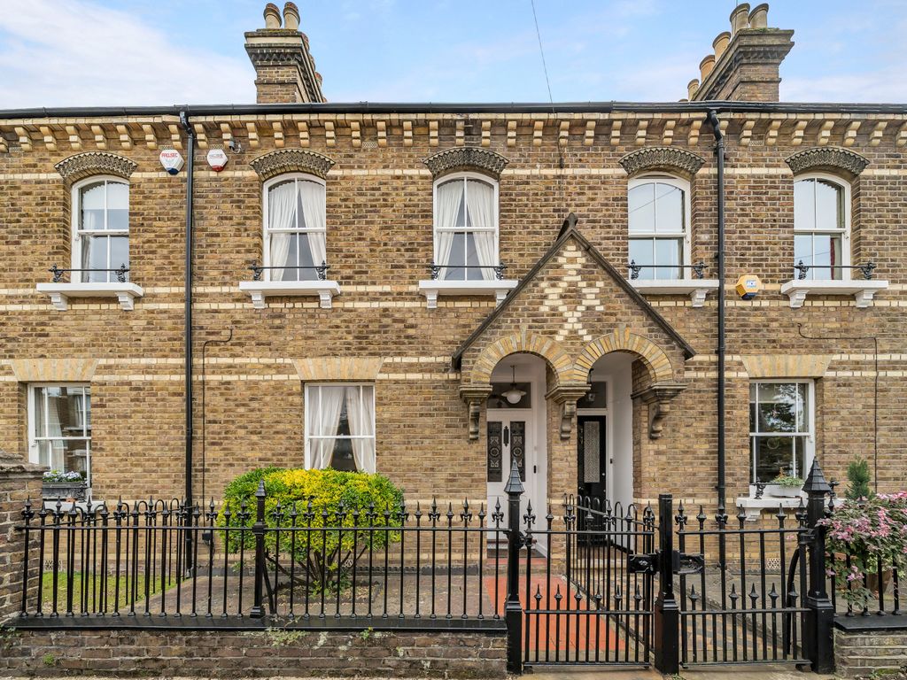 3 bed terraced house for sale in The Mount, Reading RG1, £600,000 Zoopla