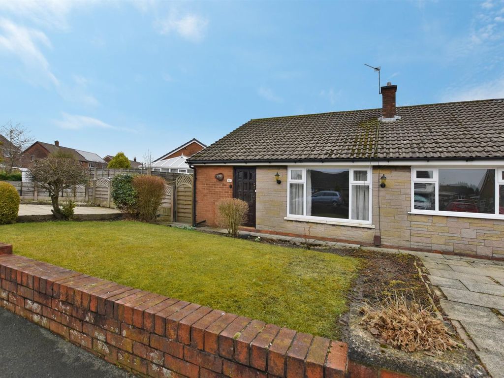 3 bed semidetached bungalow for sale in Churchill Drive, Little Lever