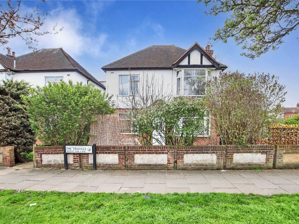 2 bed for sale in The Triangle, Burnt Oak Lane, Sidcup DA15