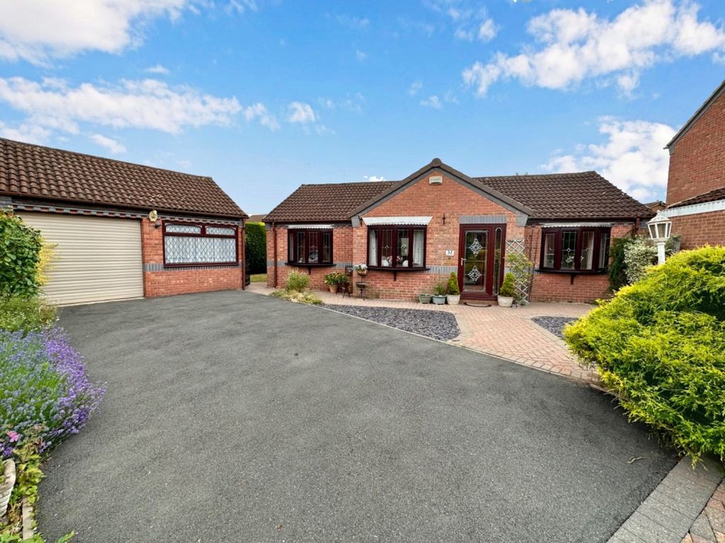 2 bed detached bungalow for sale in Farriers Way, Whitestone, Nuneaton