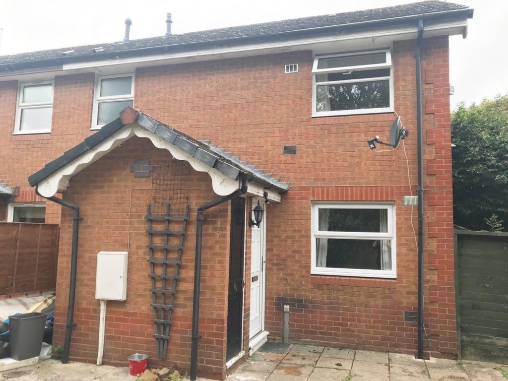 1 bed terraced house for sale in Waltham Gardens, Banbury OX16, £