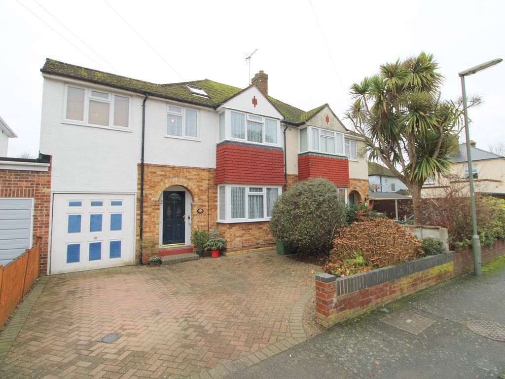 5 bed semidetached house for sale in St. Margarets Avenue, Ashford