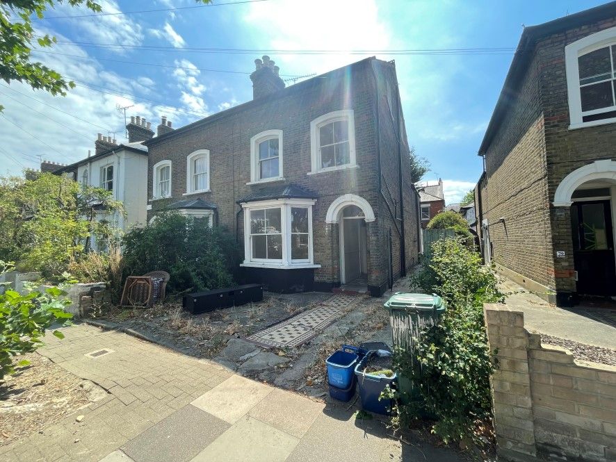 4 bed semidetached house for sale in 68 Cambridge Road, SouthendOn