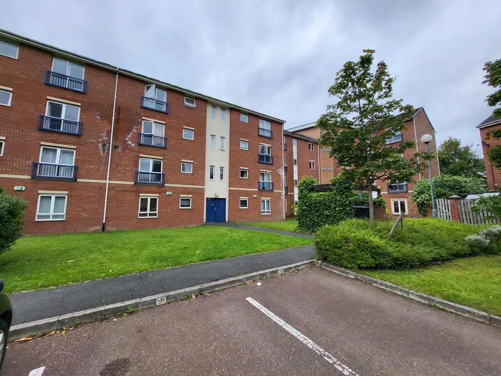3 bed flat for sale in Stretford Road, Hulme, Manchester M15, £210,000