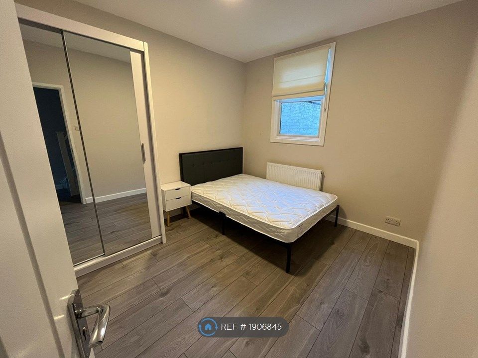 Room to rent in Elswick Road, Lewisham SE13, £850 pcm Zoopla