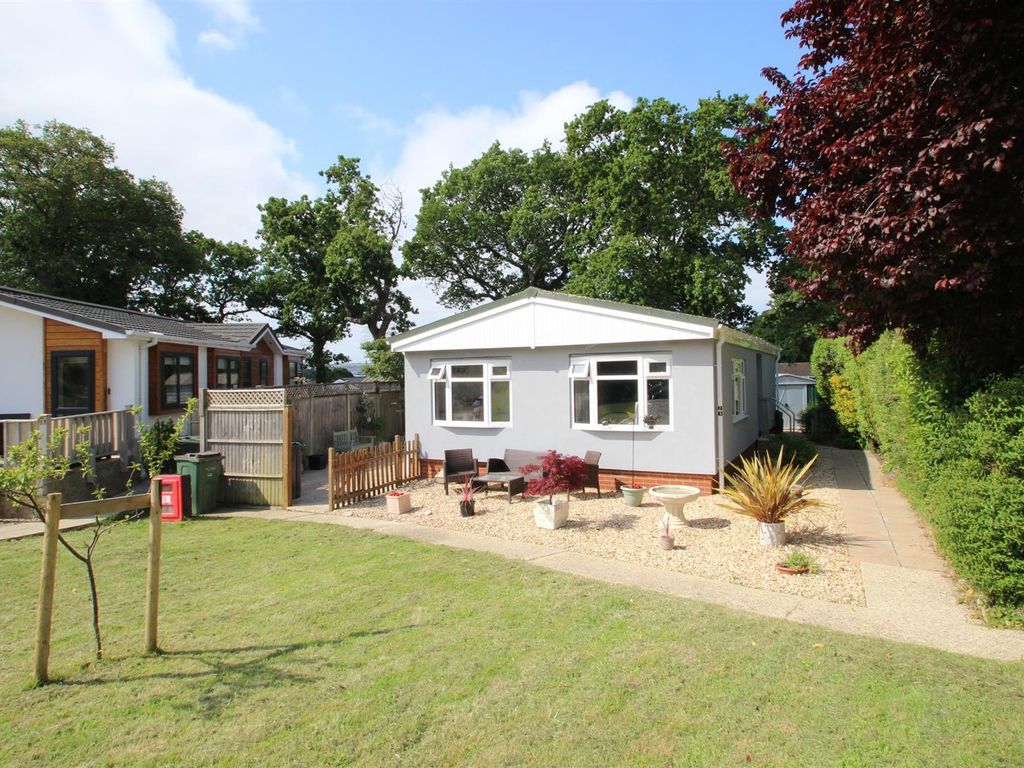 2 bed mobile/park home for sale in Medina Park, Folly Lane, Whippingham, East Cowes PO32 Zoopla