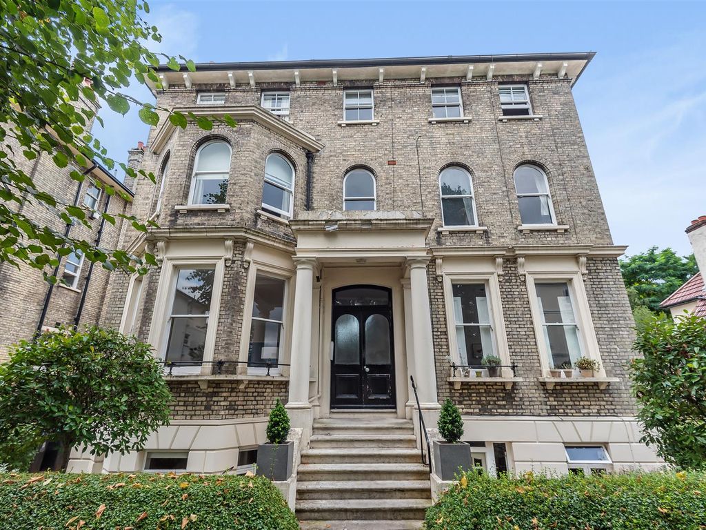 2 bed flat for sale in Grove Road, Surbiton KT6 Zoopla