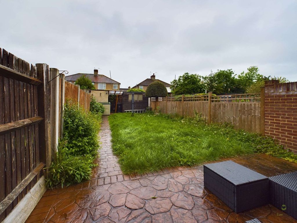 3 bed terraced house for sale in Darenth Road, Welling DA16, £425,000