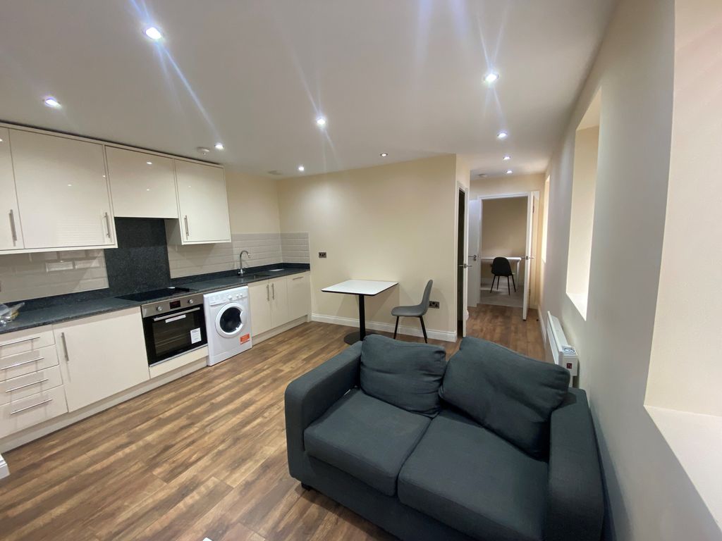 1 bed flat to rent in Brunswick Court, Leeds LS2, £900 pcm Zoopla