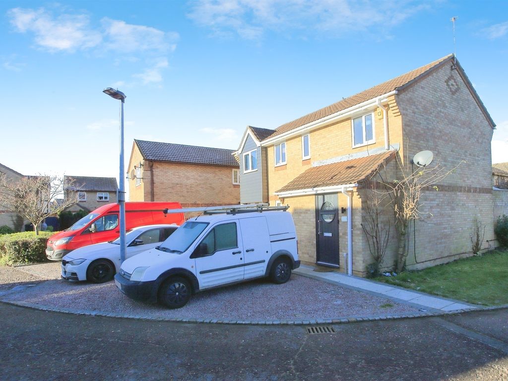 4 bed detached house for sale in Caldbeck Close, Gunthorpe