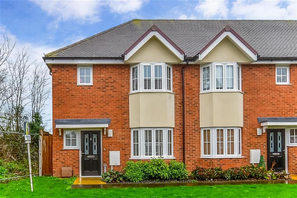 3 bed end terrace house for sale in Gap Road, Cliftonville, Margate