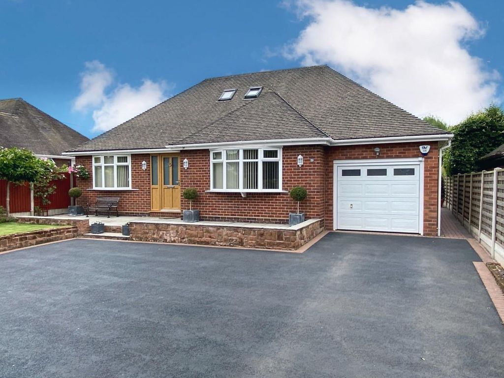 4 bed detached bungalow for sale in 39 Church Road, Ashley, Market