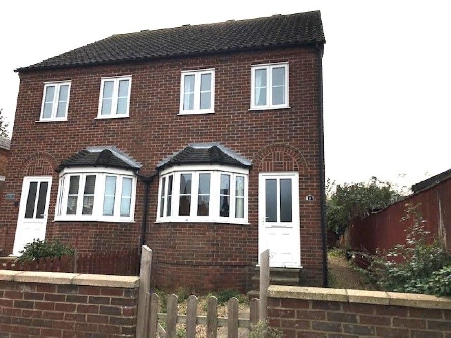 2 bed semidetached house for sale in Raines Close, Hunstanton