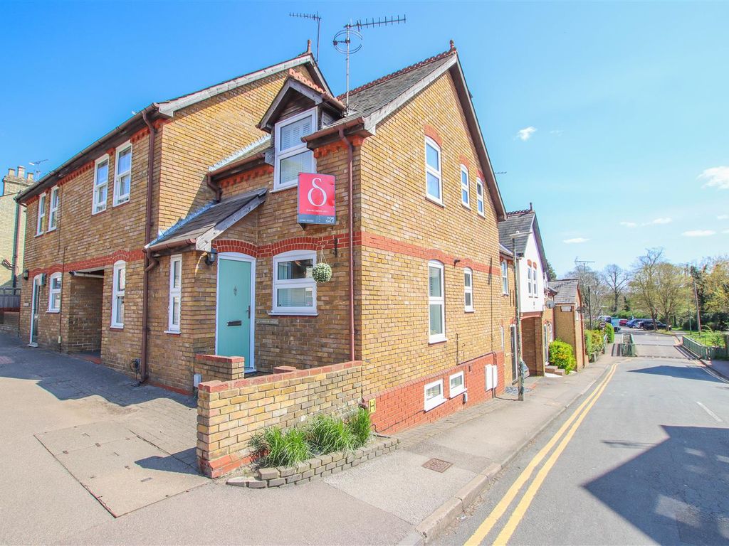 2 bed town house for sale in Hartham Villas, Port Hill, Hertford SG14