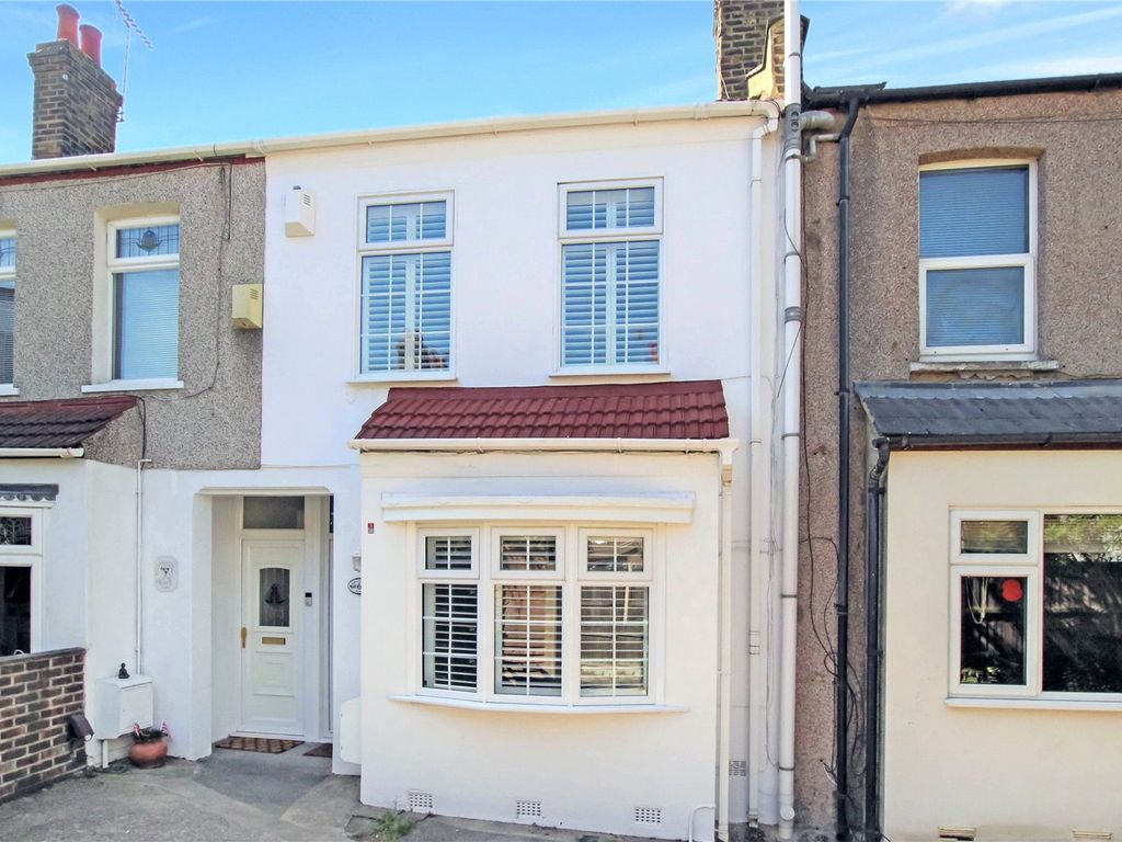 2 bed terraced house for sale in Swingate Lane, Plumstead Common