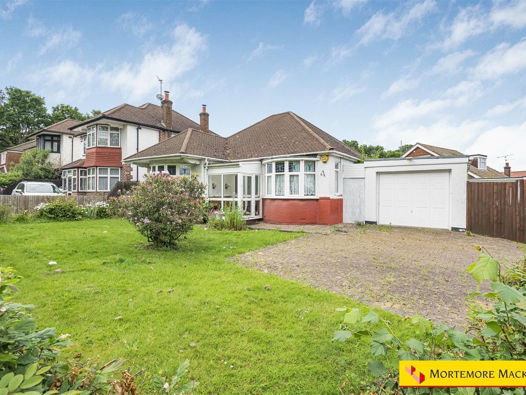 3 bed detached bungalow for sale in Green Dragon Lane, London N21, £