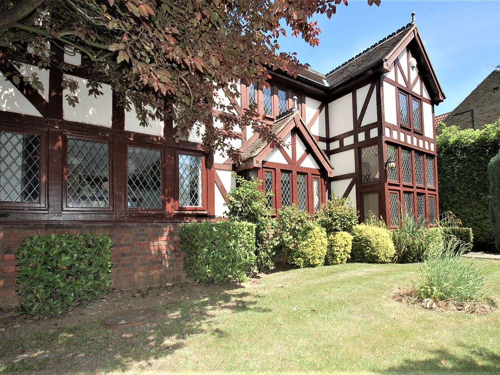 5 bed detached house for sale in Sundridge Avenue, Bromley BR1, £1,499,995 Zoopla