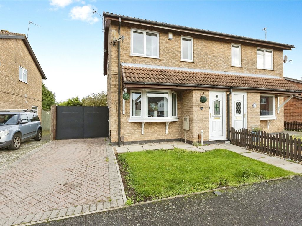 3 bed semidetached house for sale in Sedgefield Drive, Syston