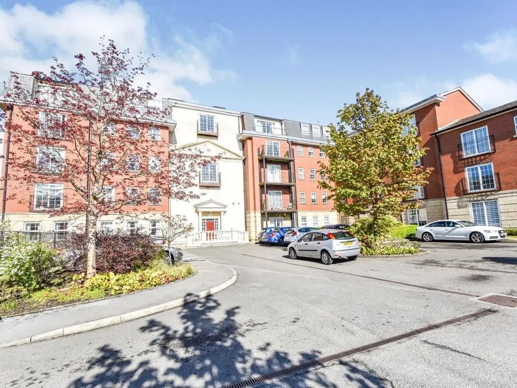 2 bed flat for sale in Wentworth Court, Higher Lane, Whitefield M45 Zoopla
