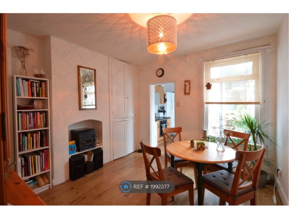 3 bed terraced house to rent in Battle Road, Erith DA8, £1,690 pcm Zoopla