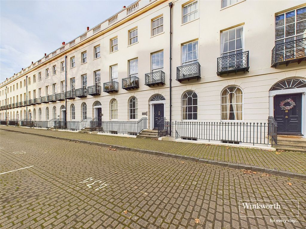 1 bed flat for sale in Albion Terrace, London Road, Reading, Berkshire