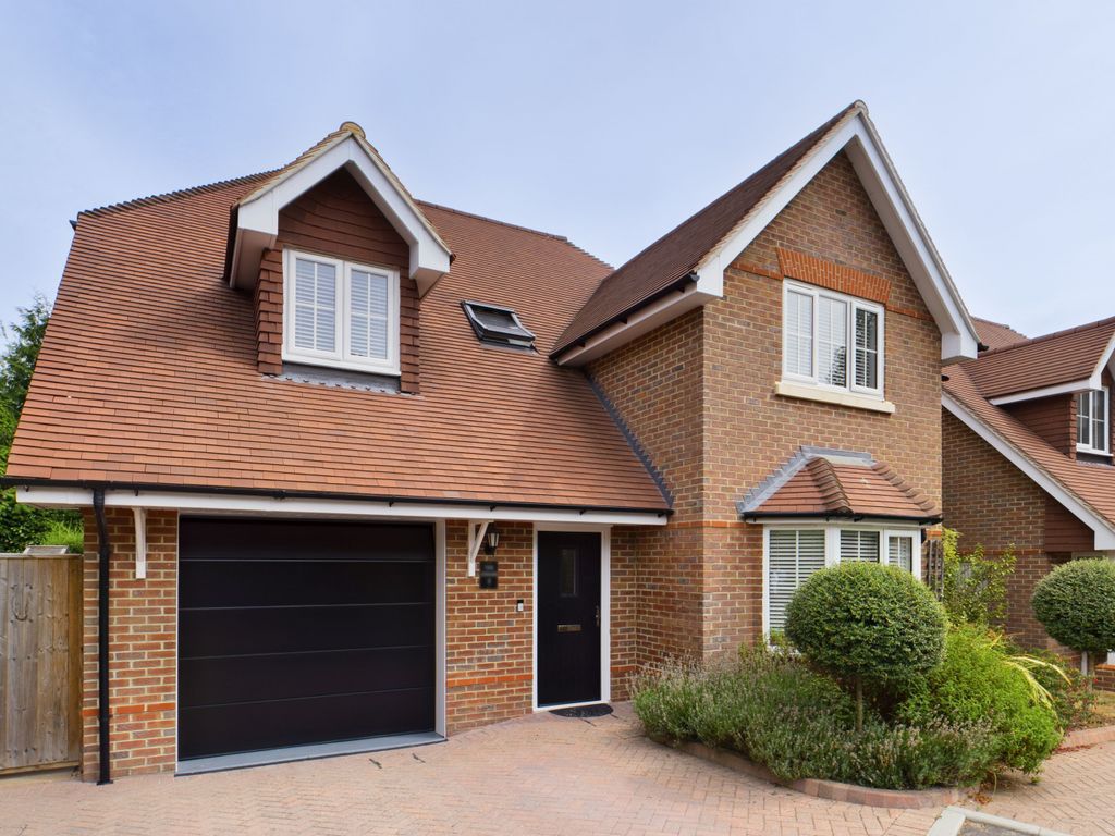 4 bed detached house for sale in Hammerwood Gardens, Ashurst Wood, East