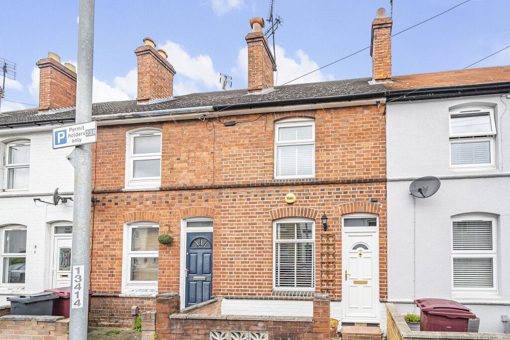 2 bed terraced house for sale in York Road, Reading, Berkshire RG1, £