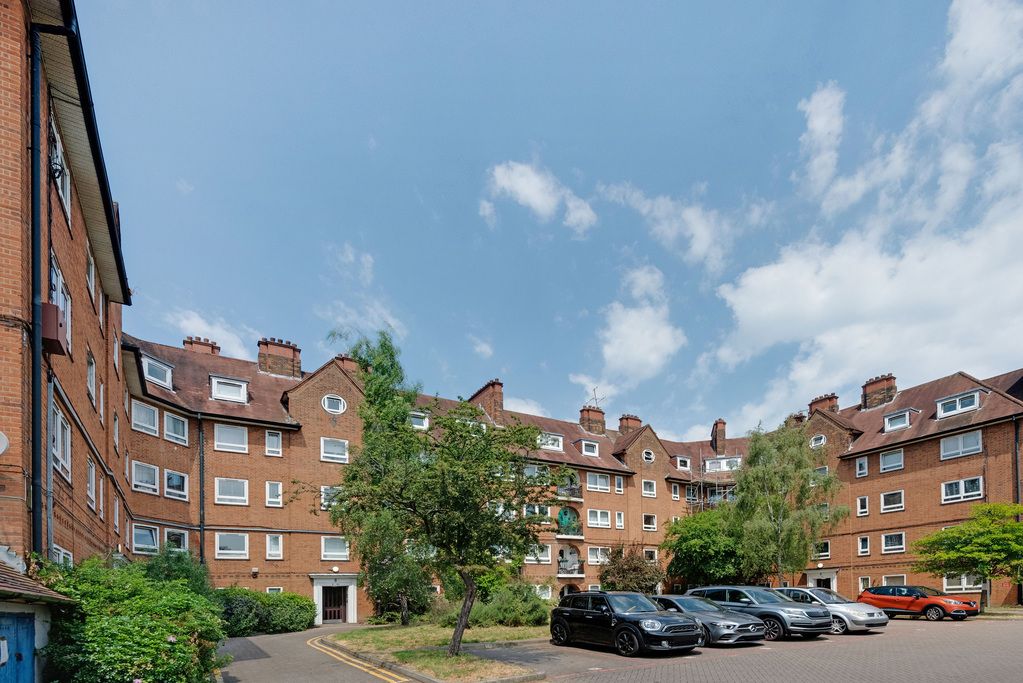 3 bed flat for sale in South End Close, London NW3 Zoopla