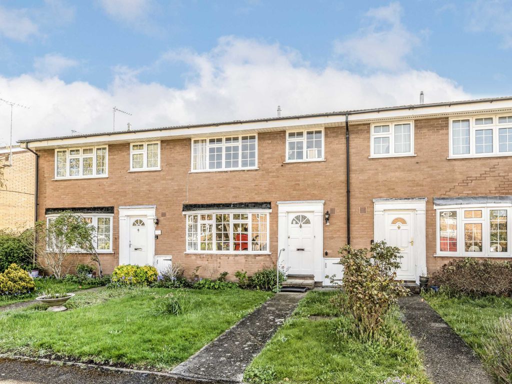 3 bed terraced house for sale in Springfield Avenue, Hampton TW12 Zoopla