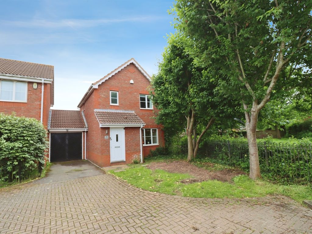 3 bed link detached house for sale in Westons Brake, Emersons Green