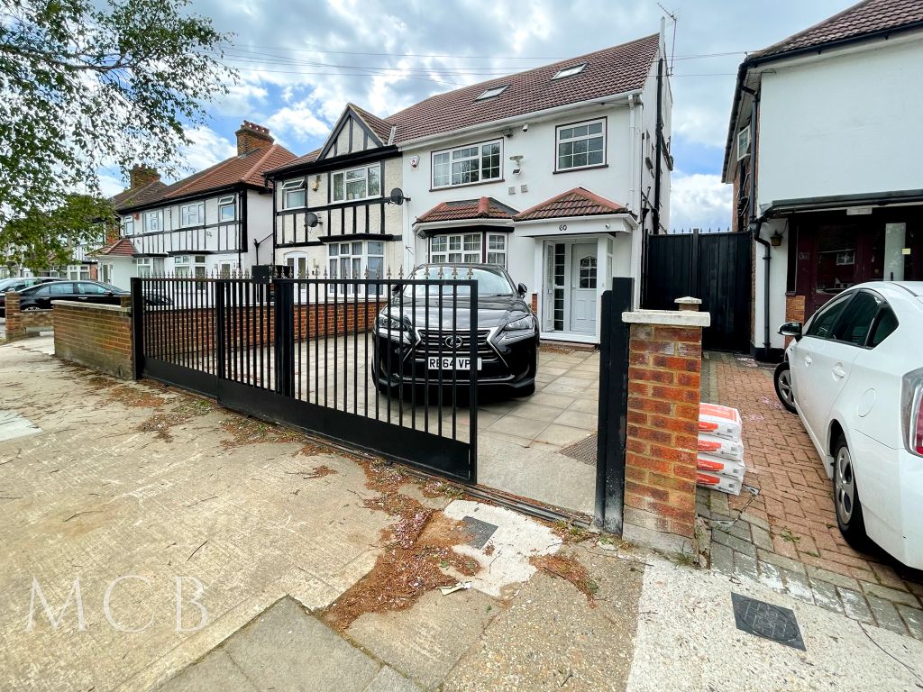 4 bed semidetached house for sale in Gresham Road, Hounslow TW3, £