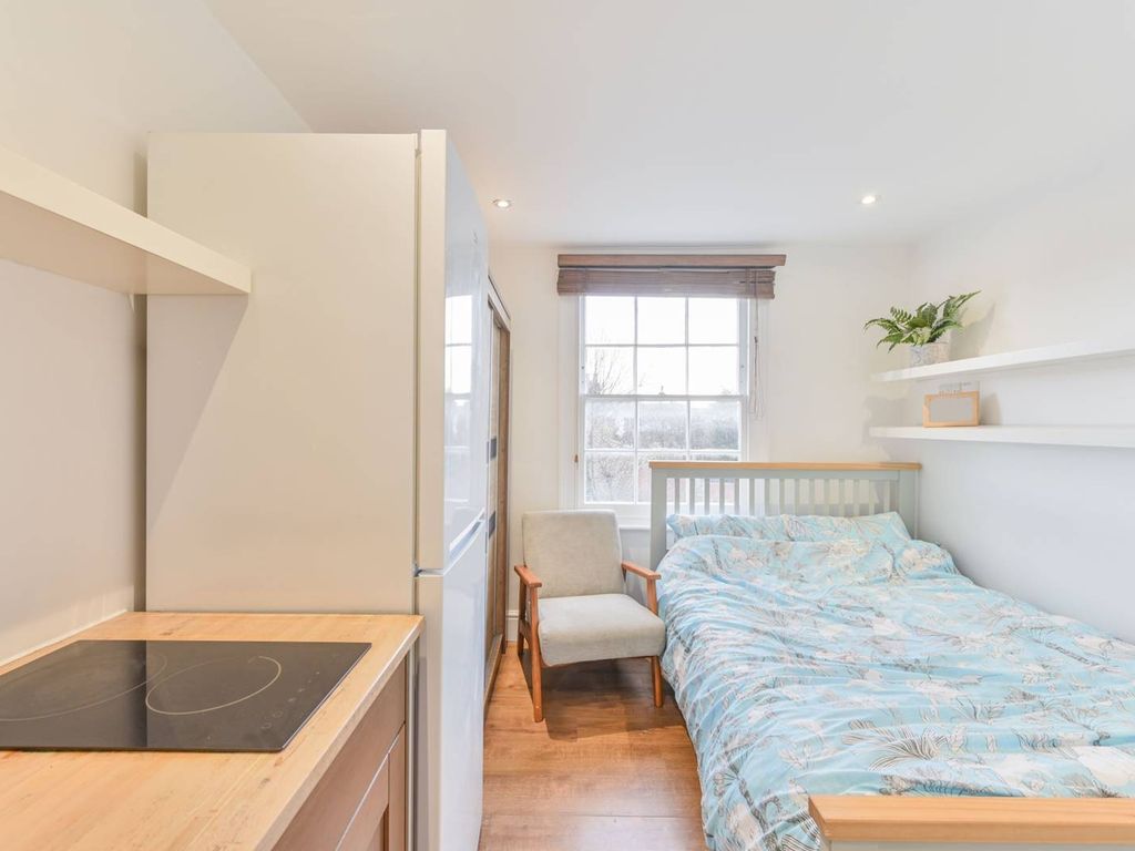 Studio for sale in Stamford Brook Avenue, Stamford Brook, London W6, £