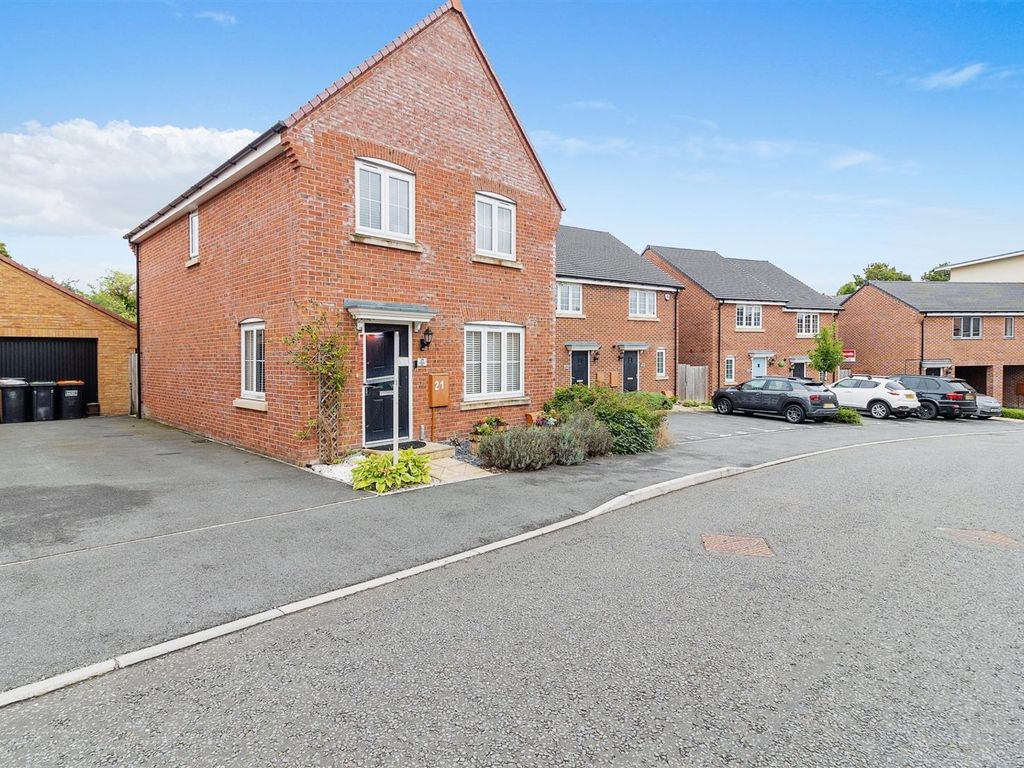 4 bed property for sale in Orpington Rise, Houghton Regis, Dunstable